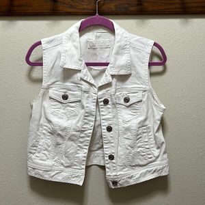 EUC Maurice’s White Denim Vest